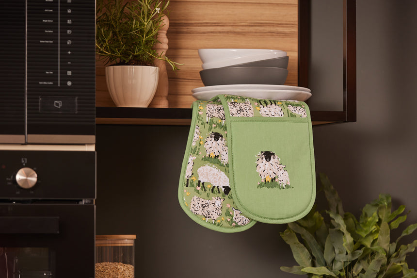 Ulster Weavers Woolly Sheep Double Oven Glove