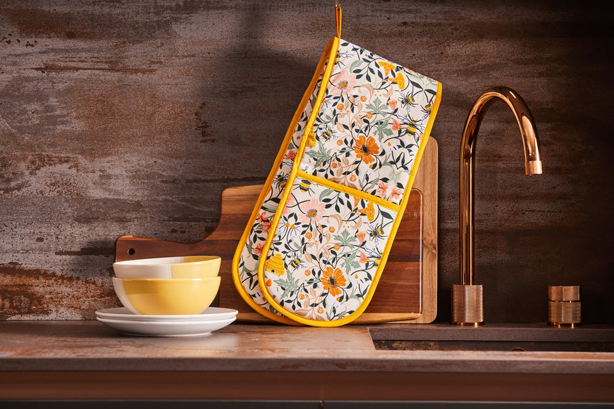 Ulster Weavers Bee Bloom Double Oven Glove